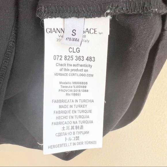 VERSACE Men’s Black Fitted Tee Size Small Short Sleeve - Picture 7 of 8